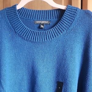Banana Republic Women's Crewneck Sweater in Vibrant Blue
